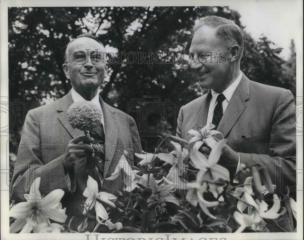 1936 Press Photo David Birpee , Jan De Graff Flower Gardens - ora22126 - Historic Images