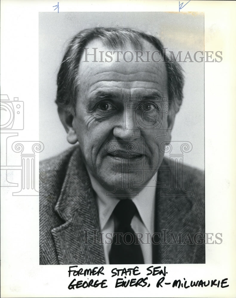 1983 Press Photo Sen George Eivers, R-Milwaukee, author of Senate Bill 803 - Historic Images