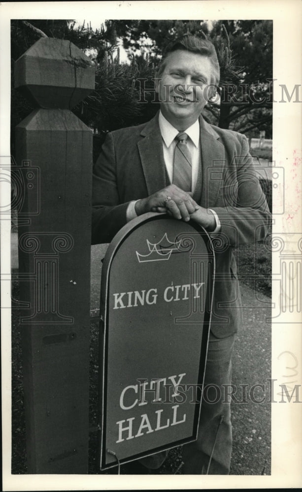 1986 Press Photo King City police chief Gary Felling on new police department - Historic Images