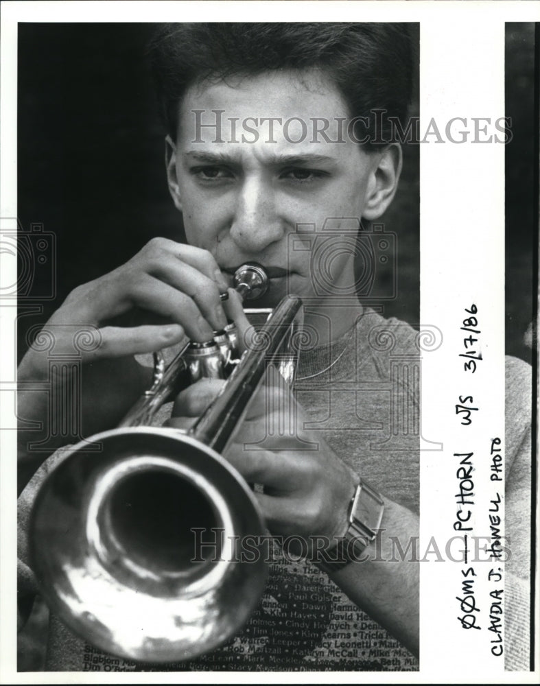 1986 Press Photo Ron Green Plays Trumpett at Clackamas Community College - Historic Images