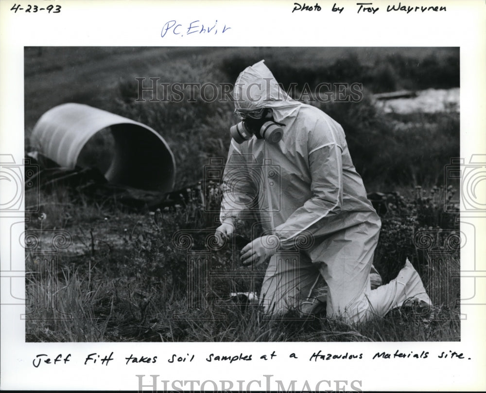 1993 Press Photo Jeff Fitt at a hazardous material site - ora29237 - Historic Images