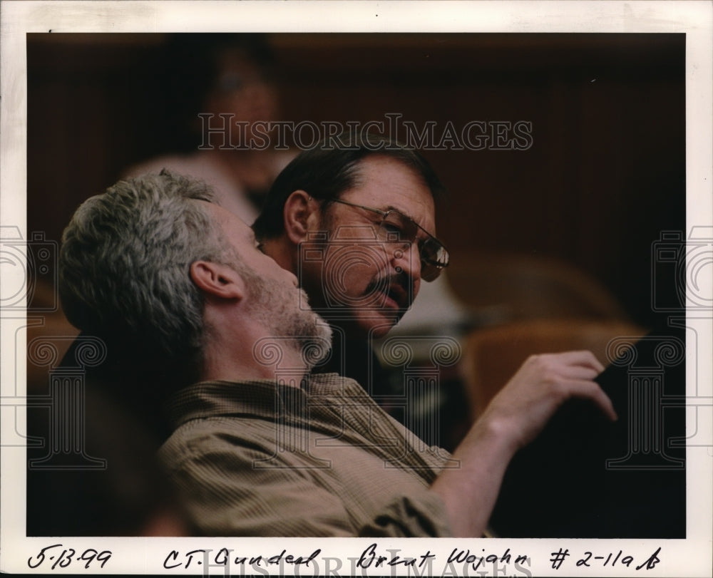 1999 Press Photo Rod Harder - Gun Deal - ora31912 - Historic Images
