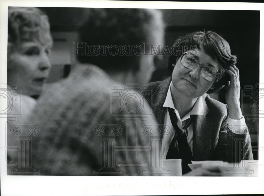 1984 Press Photo Yvonne Haddix, Milwaukie Senior Center how to help elderly - Historic Images