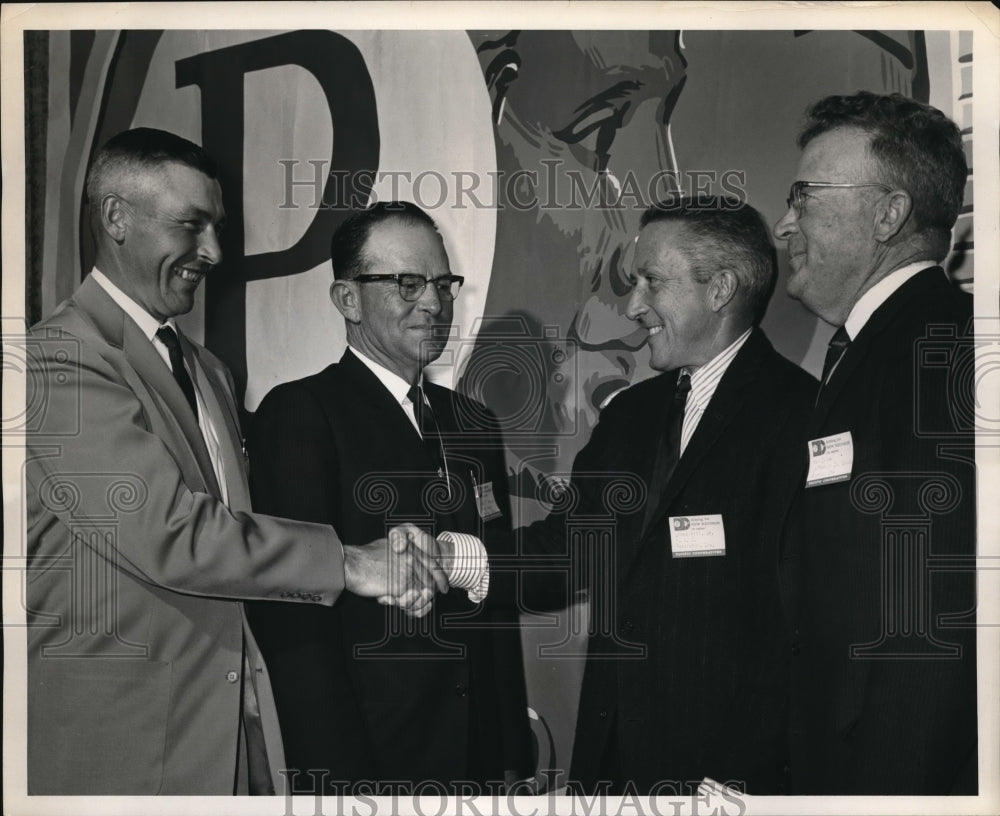 1962 Press Photo James Hill Jr. Pres.of Pacific Supply Cooperative at Portland - Historic Images