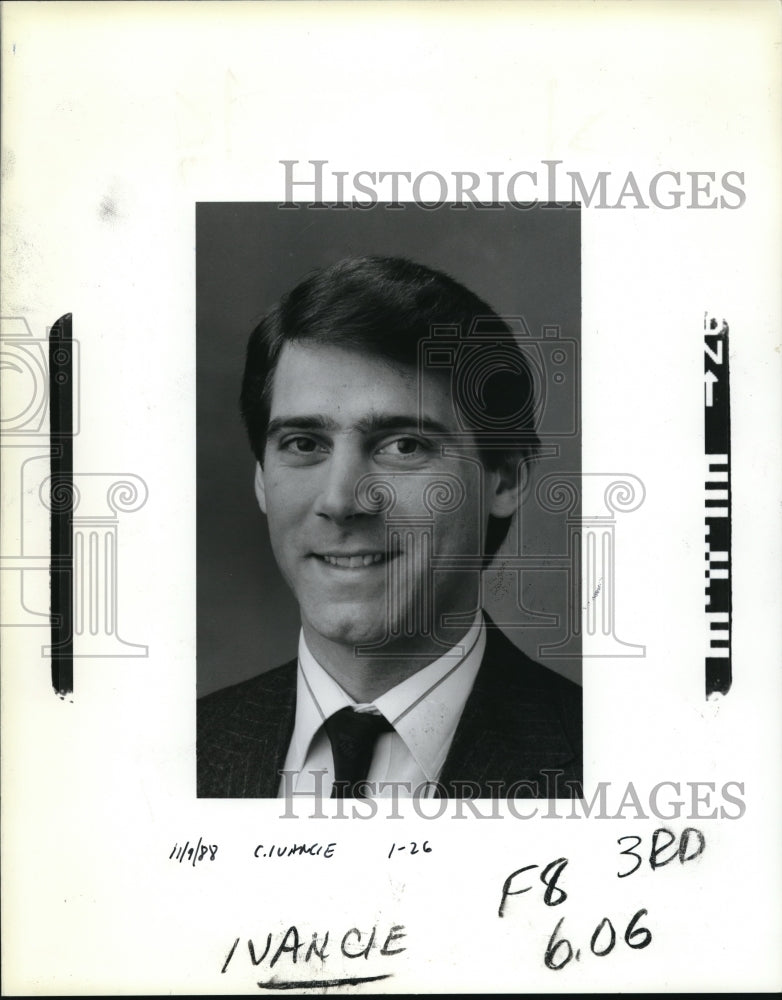 1988 Press Photo Dan Ivancie Multnomah County Auditor - ora39395 - Historic Images