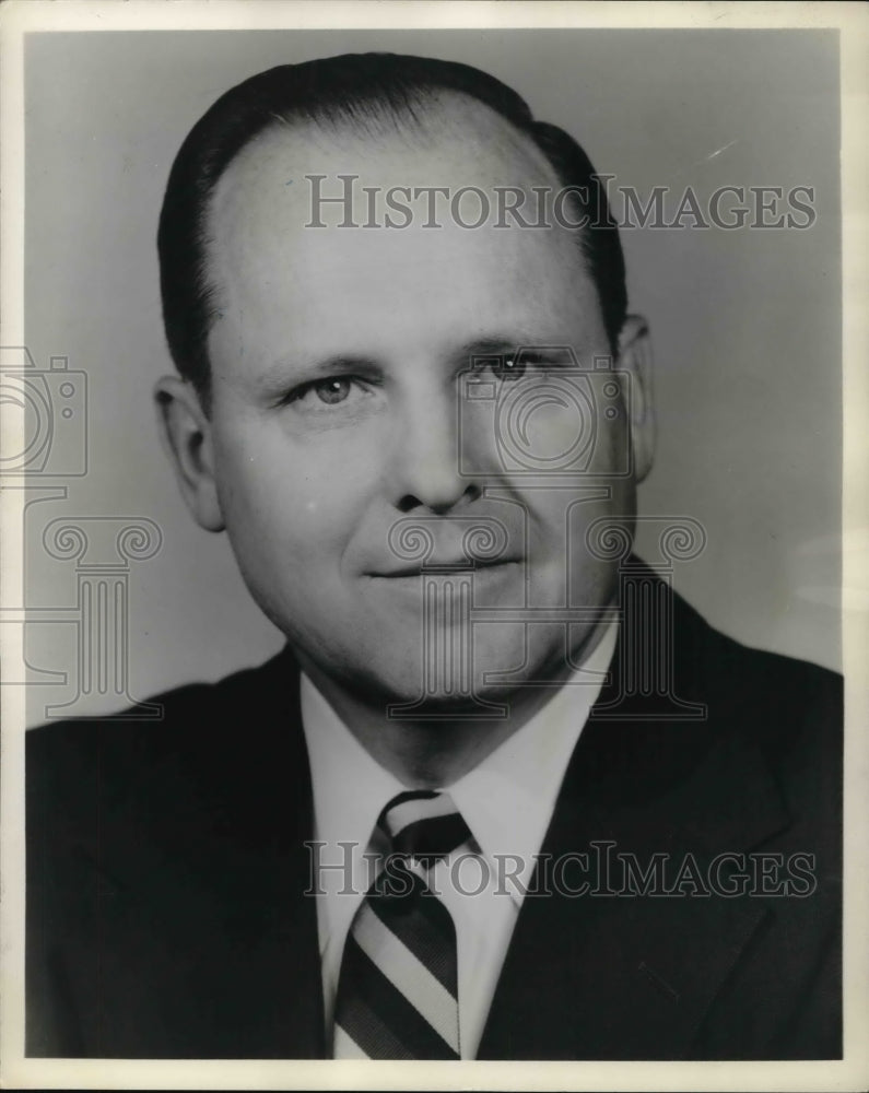 1963 Press Photo Ralph Johansen, director of sales development for Westours, Inc - Historic Images