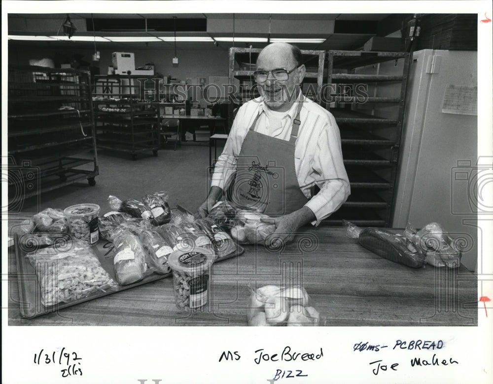 1992 Press Photo Joe Maher &amp; gourmet breads at Lake Oswego bakery - ora55142 - Historic Images