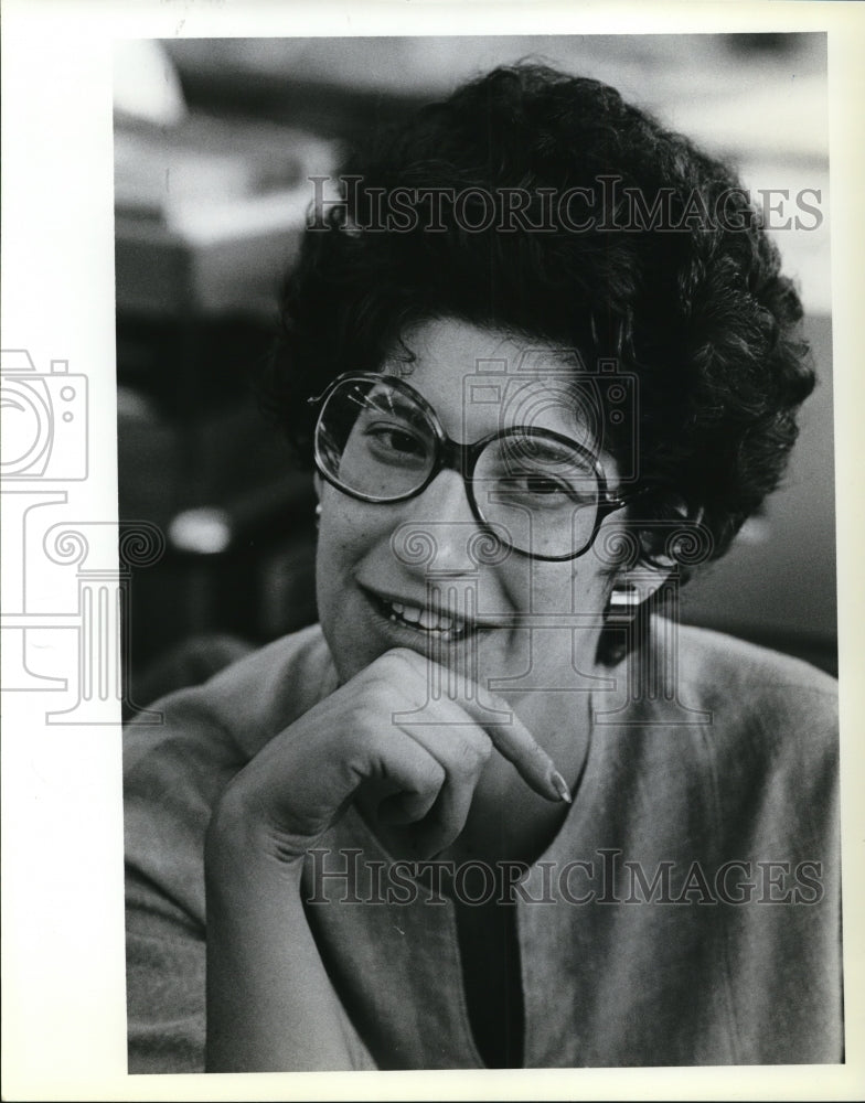 1990 Press Photo Marilyn Machlouitz, writer on so-called "workaholics" - Historic Images