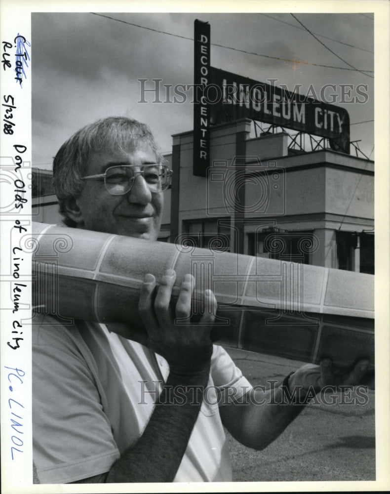 1988 Press Photo Don Olds Owner Of Linoleum City - ora69072 - Historic Images