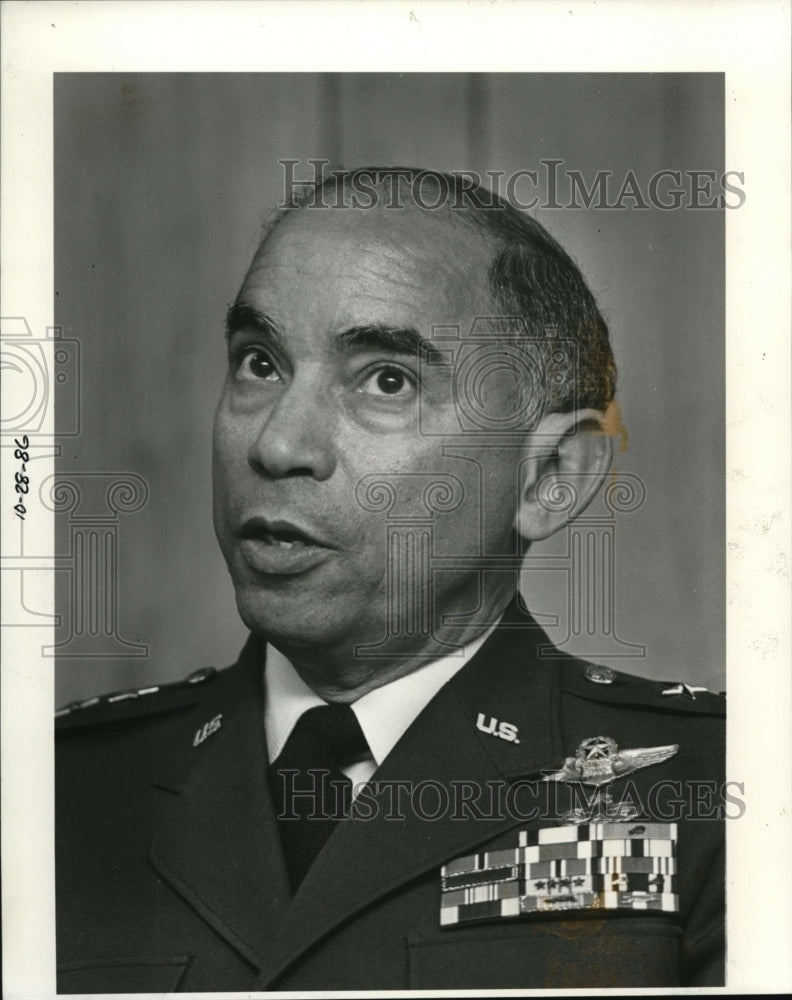 1986 Press Photo Lieutenant General Bernard P. Randolph - ora70472 - Historic Images