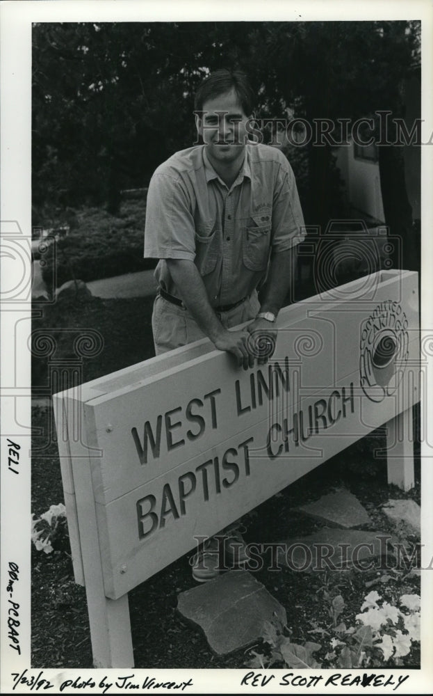1992 Press Photo Scott Reavely, associate pastor of West Linn Baptist Church - Historic Images