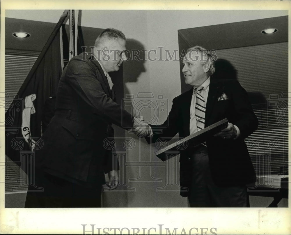 1984 Press Photo Fred Stickel receives award from Marine Corps - ora87675 - Historic Images