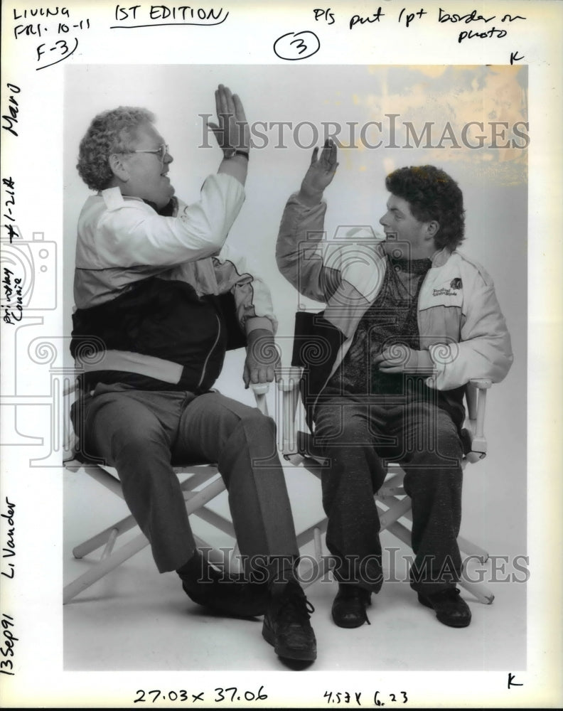 1991 Press Photo Norbert Vanderzanden and son Eric live, breathe Winter Hawks- Historic Images
