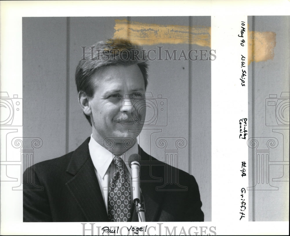 1990 Press Photo Paul Vogel, Port of Coos Bay General Manager - ora94436- Historic Images