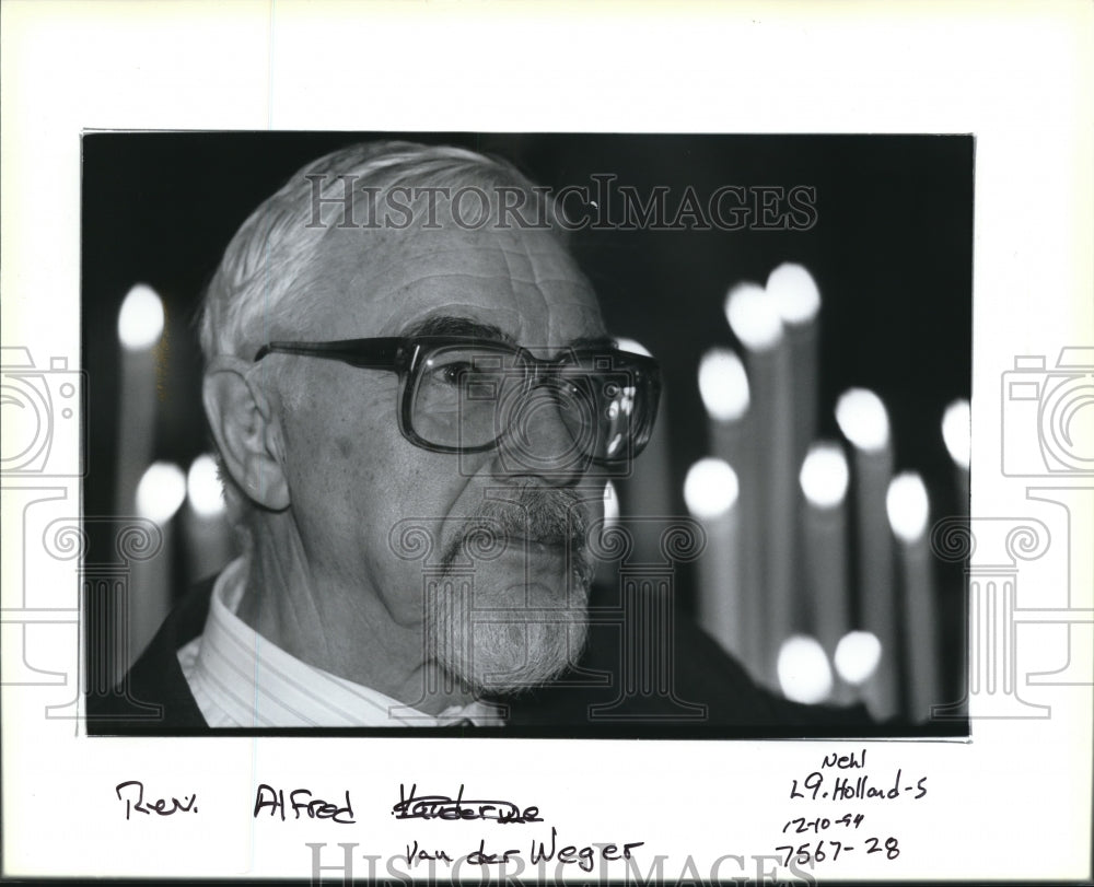 1994 Press Photo Rev. Alfred Van der Weger - ora95687- Historic Images