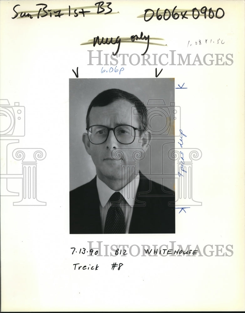 1990 Press Photo Thomas F Whitehouse, manager of Oregonian Publishing Co- Historic Images