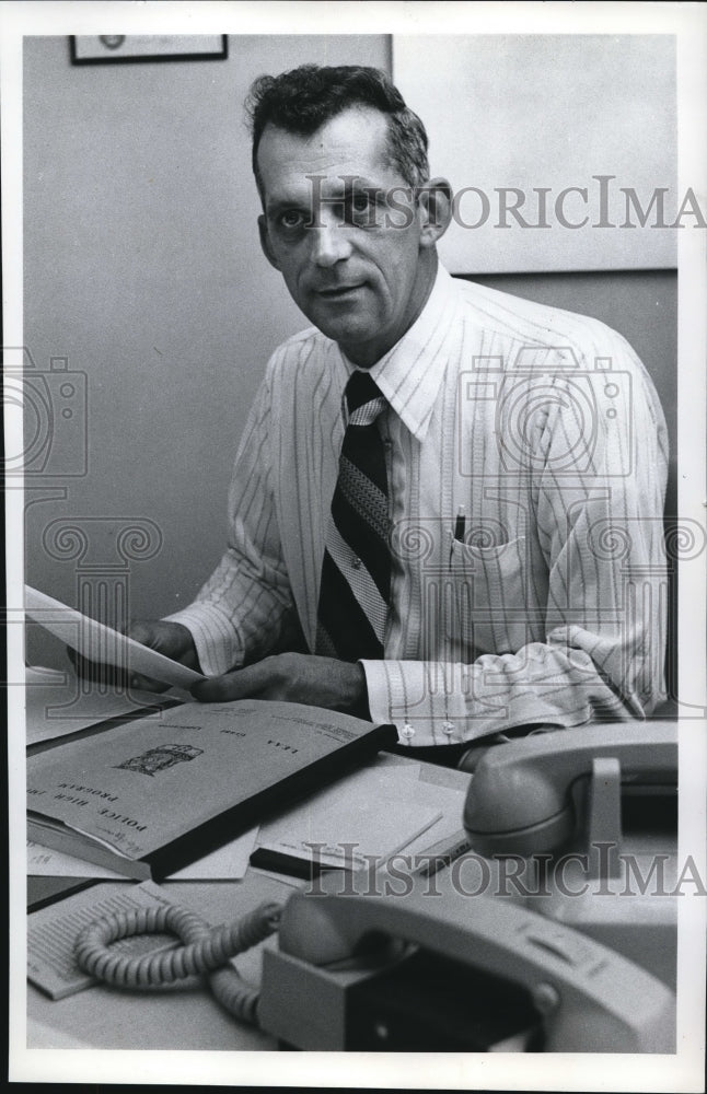 1973 Press Photo James Wolfgram Portland Communications Director - ora96372 - Historic Images