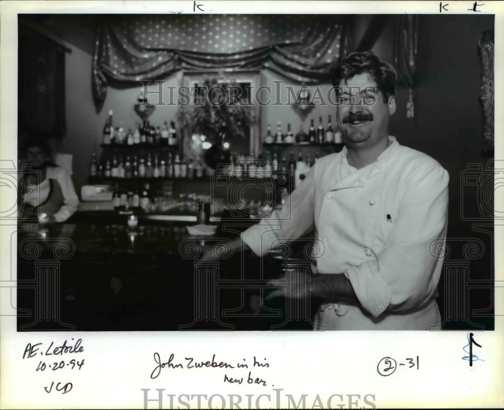 1994 Press Photo John Zweben in his new bar - ora98822- Historic Images