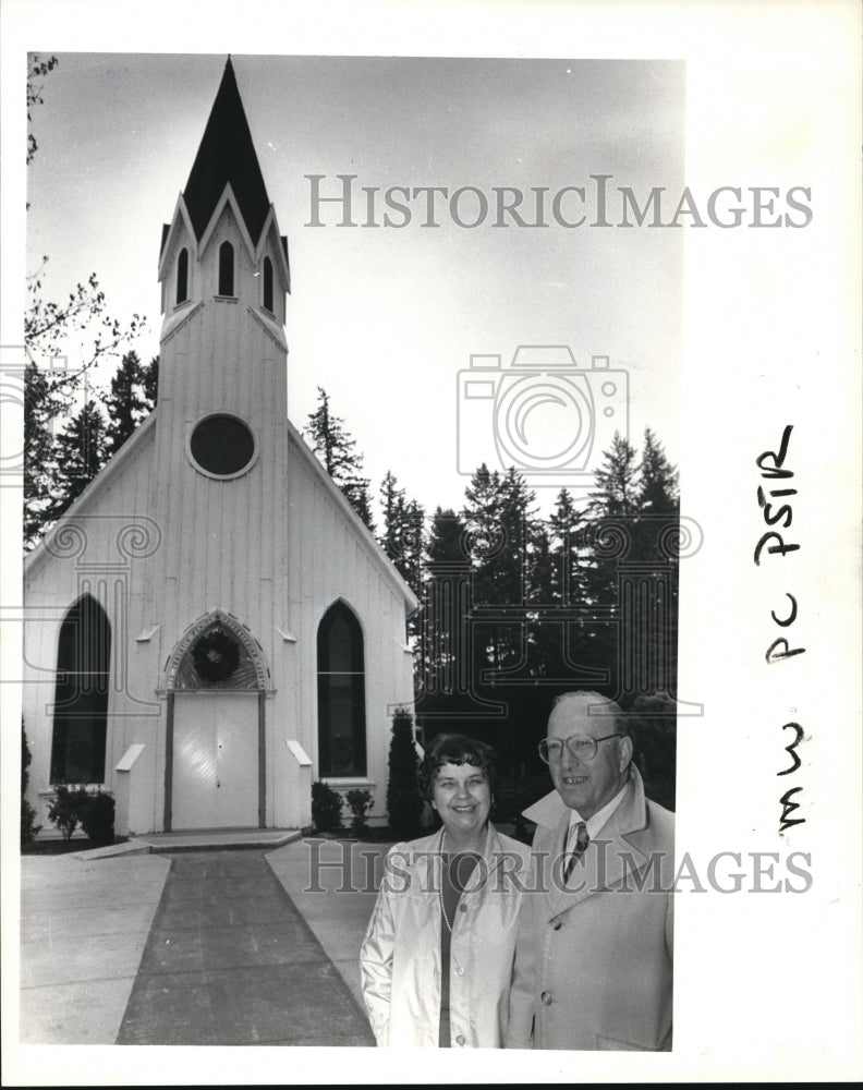 1986 Press Photo Rev Gene Upton and wife Shirley at Tualatin Plains Presbyterian- Historic Images