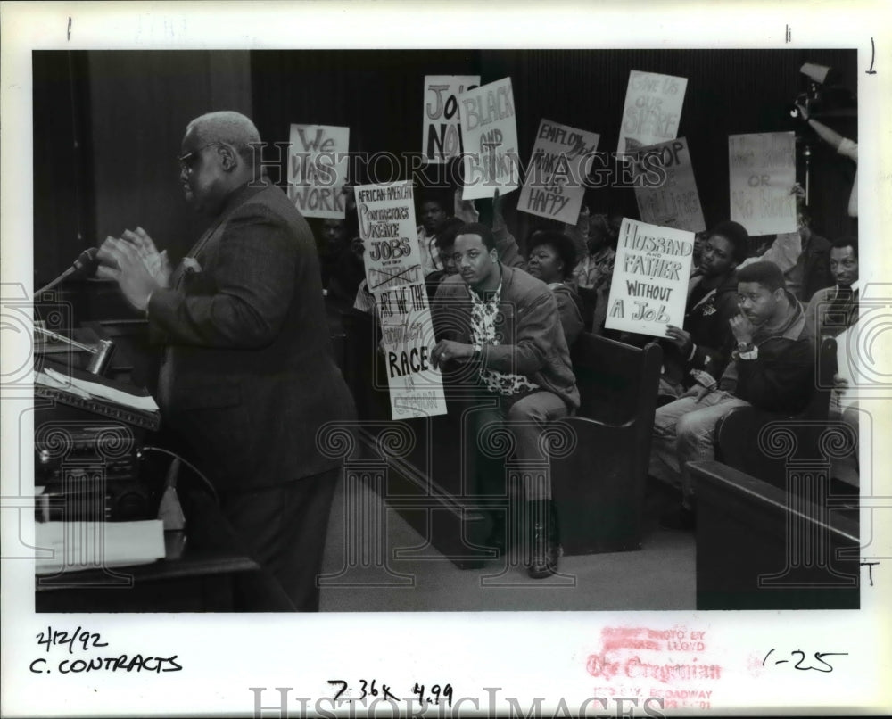 1992 Press Photo Harold Williams and protesters before the Portland City Council- Historic Images