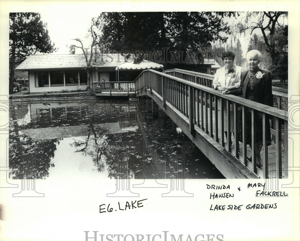1989 Press Photo Drinna Hansen & Mary Fackrell of Lakeside Gardens Restaurant - Historic Images