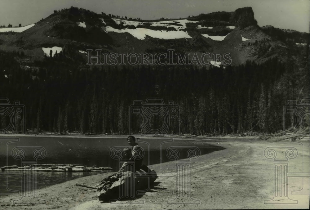 1935 Press Photo Thru Creek Lake - orb56714 - Historic Images