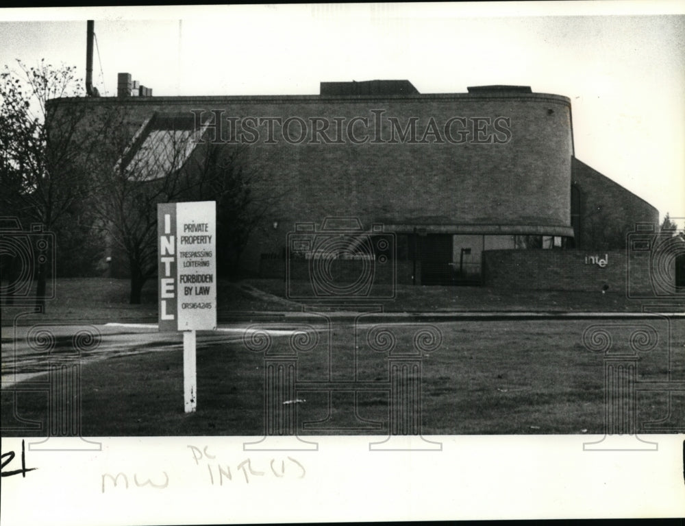 1985 Press Photo Intel Corporation plant - orb73600 - Historic Images