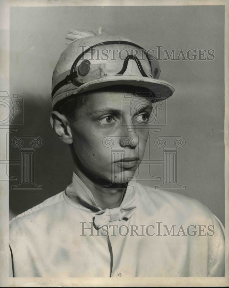 1949 Press Photo Gary Zufelt Portland Meadows apprentice jockey - orb75840- Historic Images