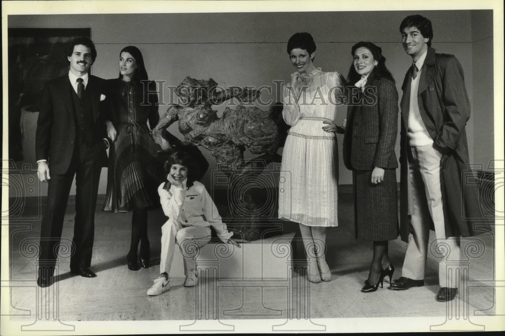 1980 Press Photo Fashion Group gala models strike pose at Portland Art Museum- Historic Images