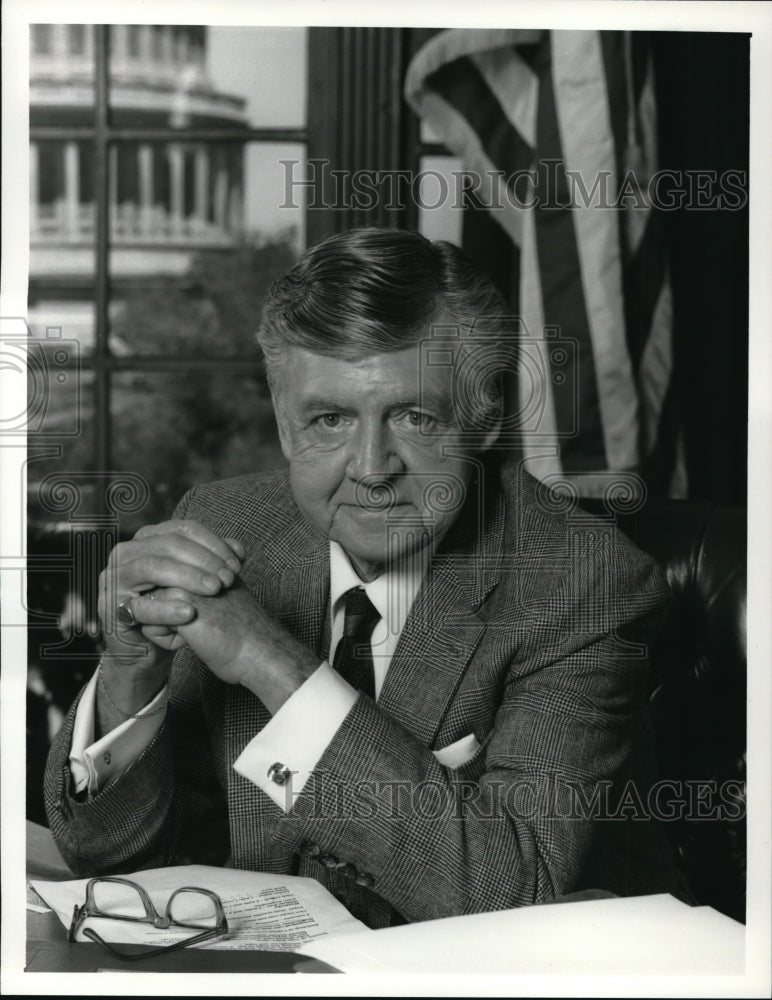 1989 Press Photo Dick O&#39;Neill stars in CBS-TV series Top of the Hill. - orp04167 - Historic Images