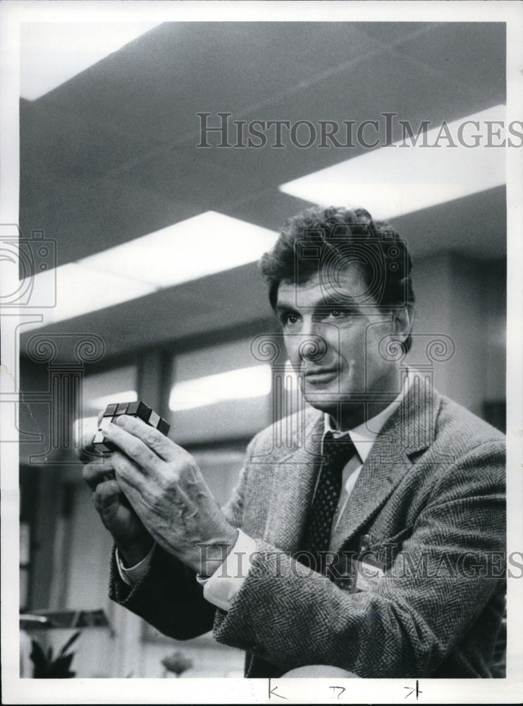 1981 Press Photo Robert Stack on Strike Force - orp04324 - Historic Images