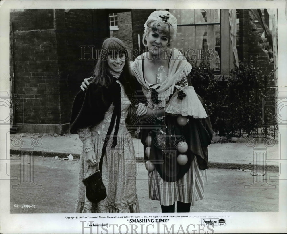 1968 Press Photo Lynn Redgrave & Rita Tushinghan in Smashing Time - orp23934 - Historic Images
