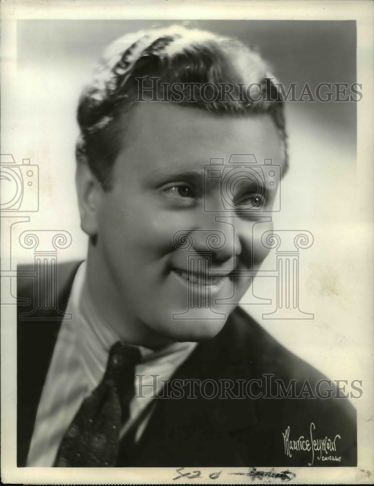 1940 Dick Todd, Tenor in &quot;Avalon Time&quot;  - Historic Images