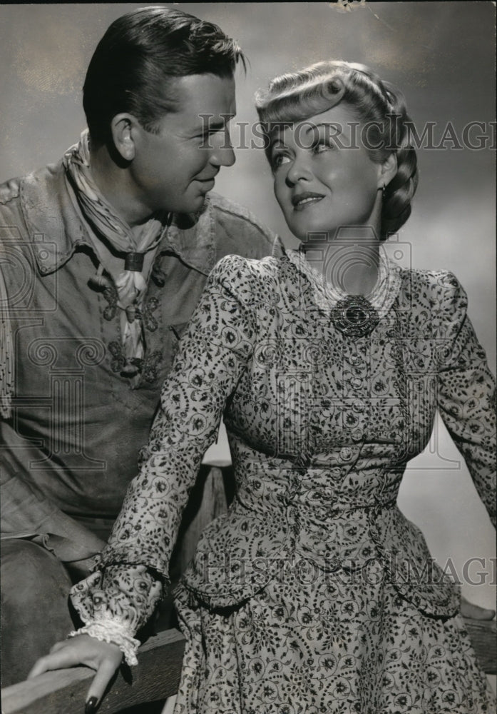 1942 Press Photo Bruce Cabot and Constance Bennett - orx02381- Historic Images