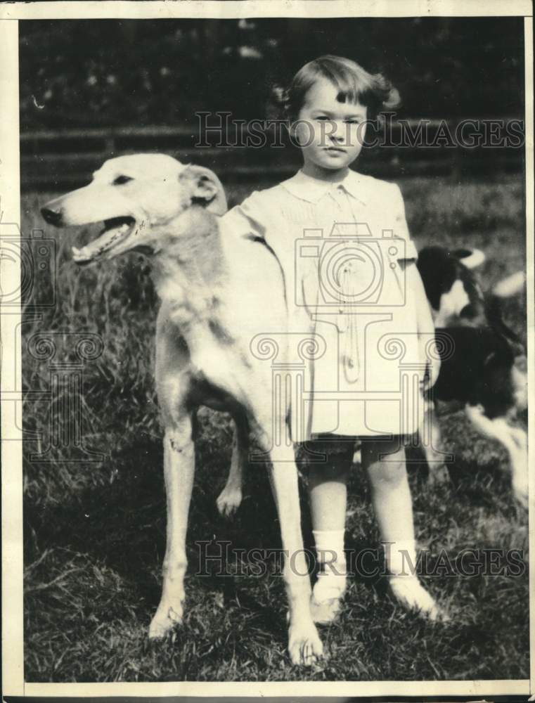 1928 Press Photo Gloria Laura Morgan Vanderbilt &amp; her dog in New York - Historic Images