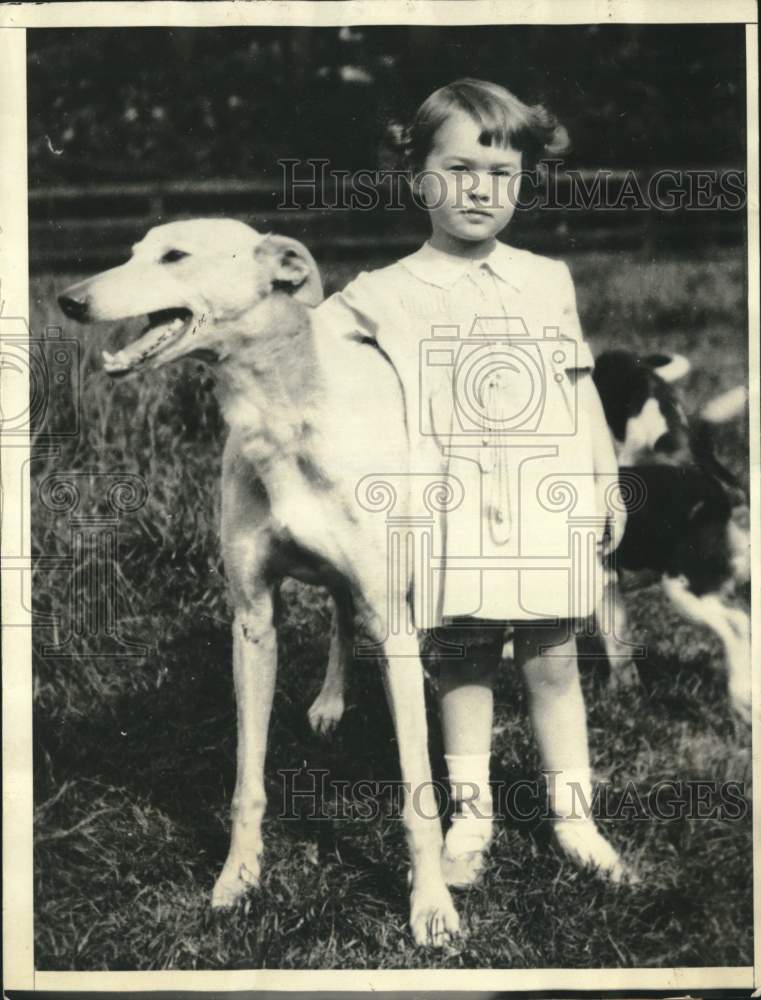 1928 Press Photo Gloria Laura Morgan Vanderbilt & her dog in New York - Historic Images