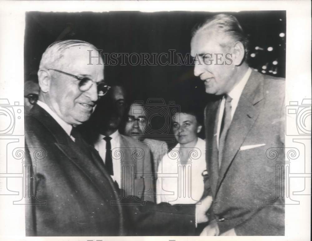 1956 Press Photo Ex-President Harry Truman &amp; Erich Gimpel in Munich, Germany - Historic Images