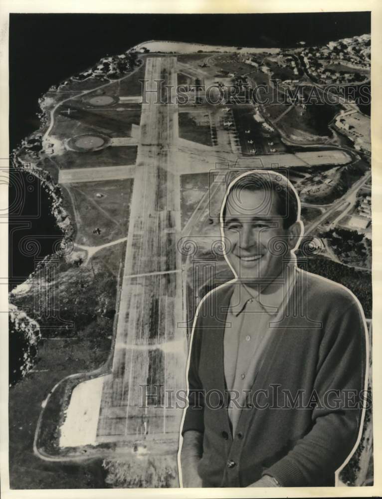 1962 Press Photo Perry Como and McCalla Field, Guantanamo Bay, Cuba - pim02854 - Historic Images