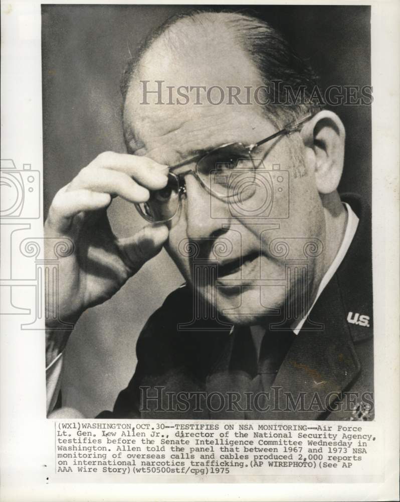 1975 Press Photo General Lew Allen Jr. testifies on wiretapping case in DC - Historic Images