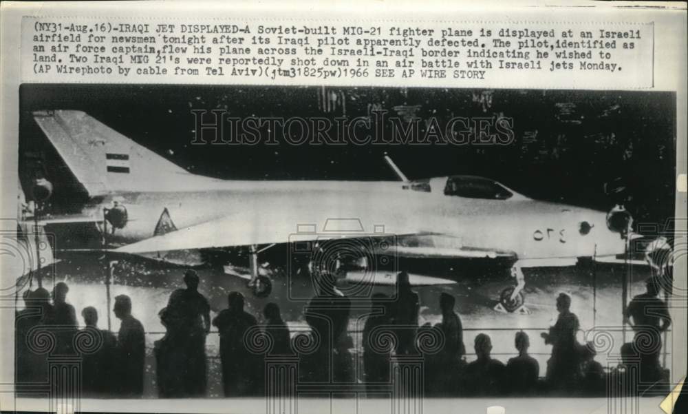 1966 Press Photo Soviet-built MIG-21 jet displayed at an Israeli airfield - Historic Images