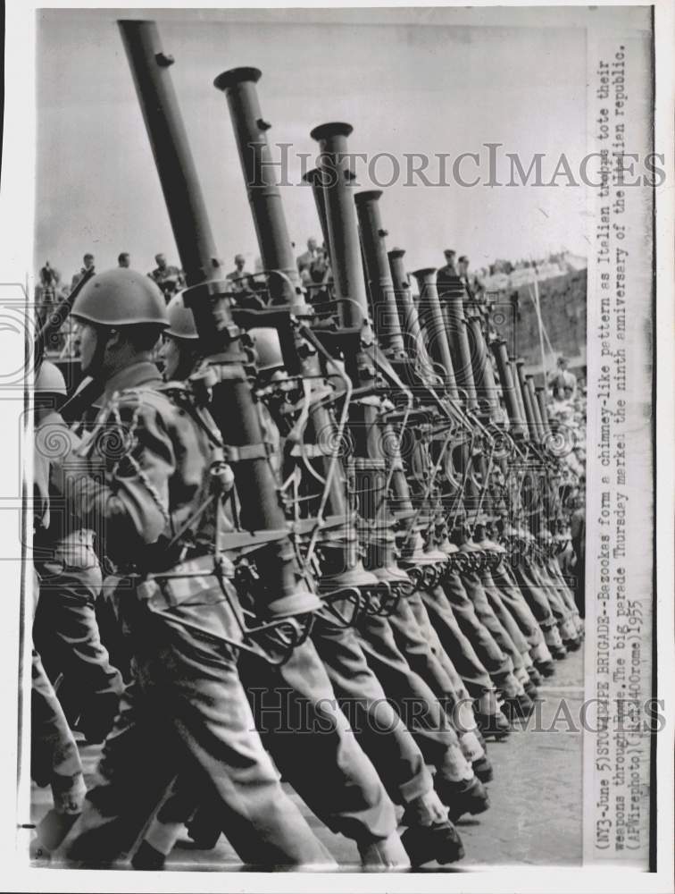 1955 Press Photo Italian Soldiers March in Anniversary Parade, Rome - pim12877- Historic Images