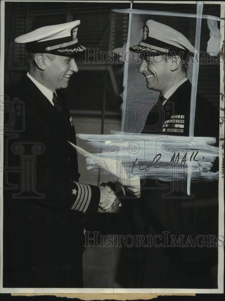 1946 Press Photo Douglas Fairbanks Jr. released from duty by Capt. J.C. Hunter- Historic Images