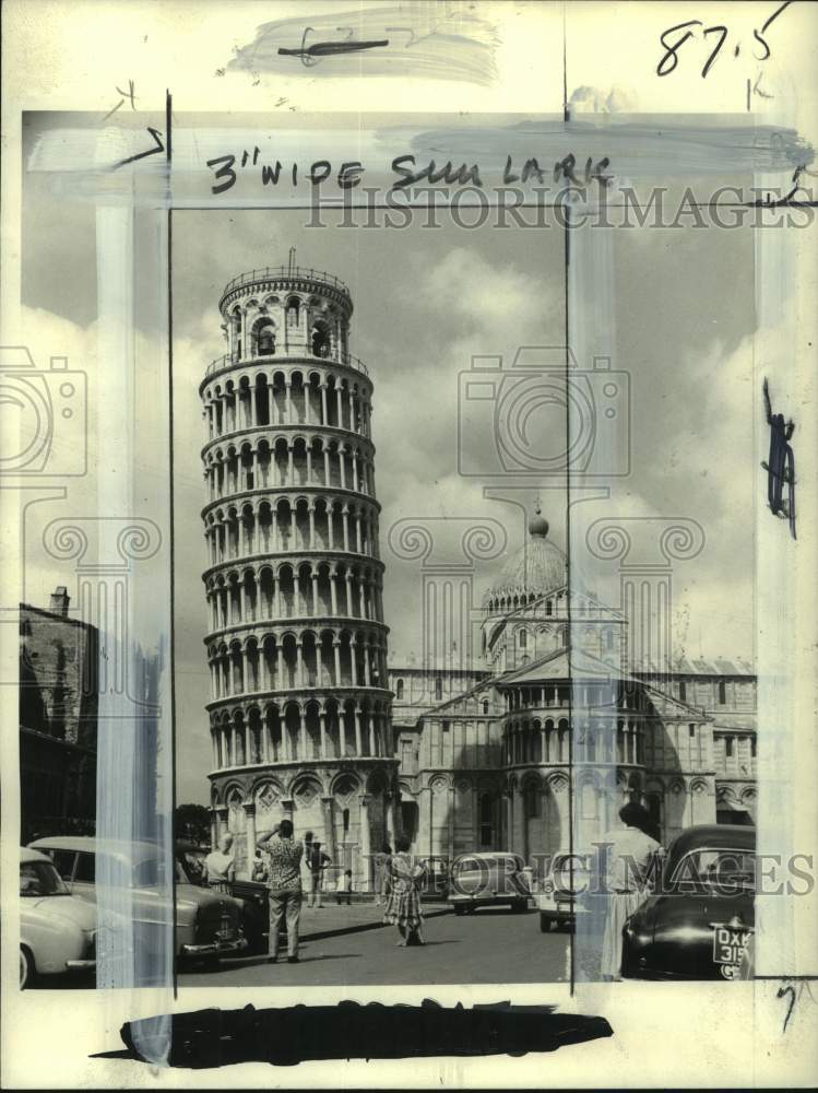 1963 Tourists taking pictures of Tower of Pisa, Rome, Italy-Historic Images