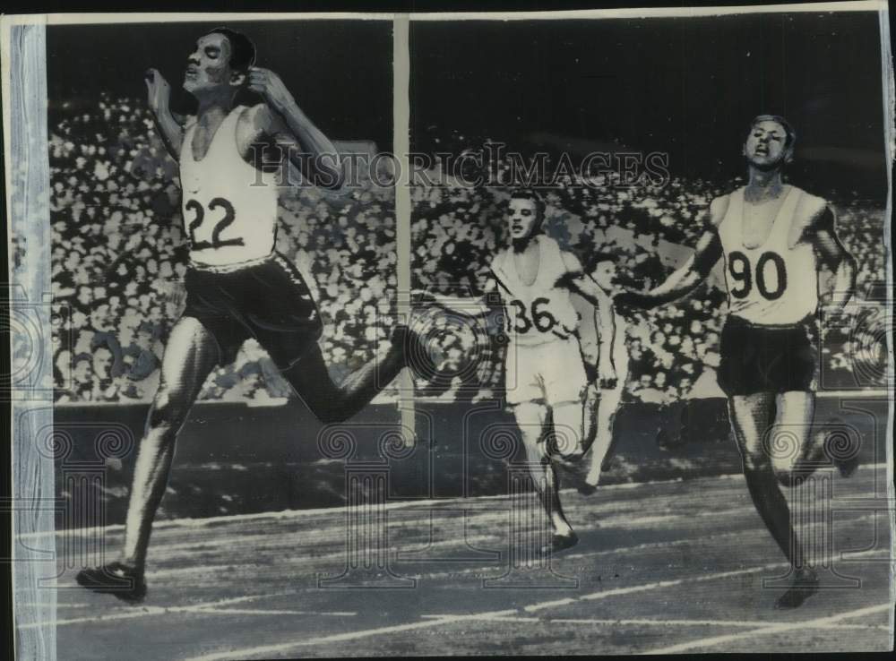 1948 Press Photo Jamaica&#39;s runner Arthur Wint wins 400-meter Olympic Games run - Historic Images