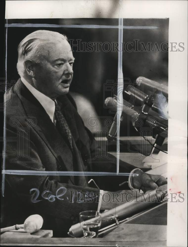 1952 United States Ex-President Herbert Hoover Delivering Speech-Historic Images