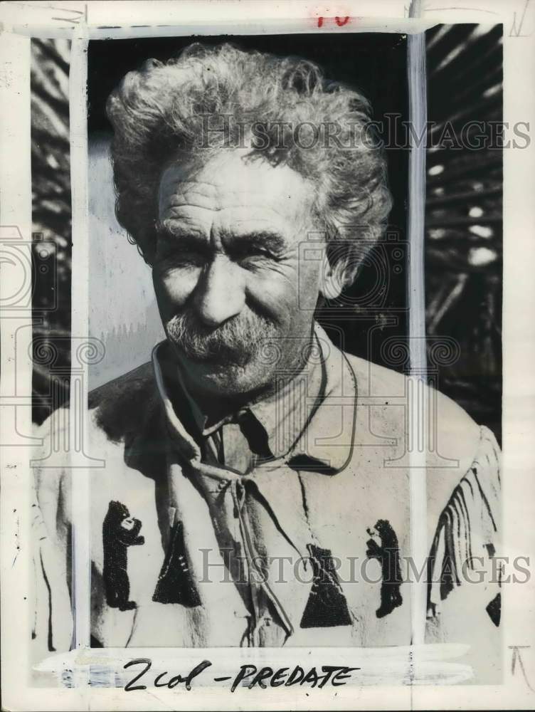 1954 Gold miner Frederick Rawson wearing shirt printed with bears-Historic Images