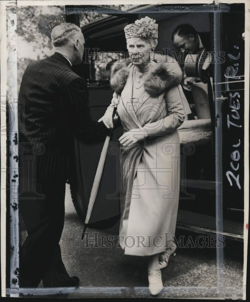 1951 Queen Mary assisted from royal service, England-Historic Images