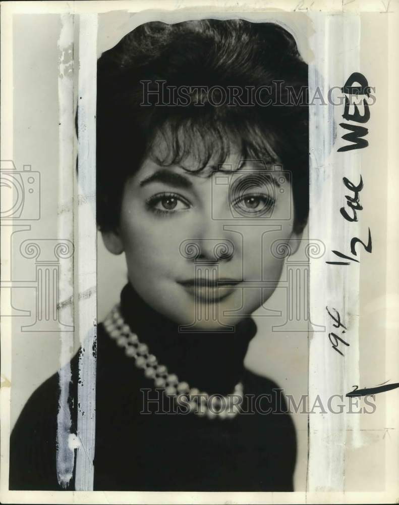 1960 Beautiful actress Suzanne Pleshette plays runaway girl in show-Historic Images