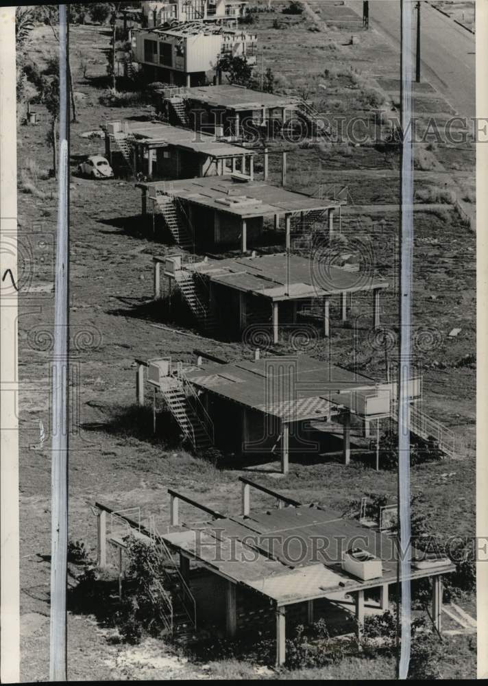 1975 Press Photo Incomplete reconstruction of houses after cyclone hit in Darwin - Historic Images