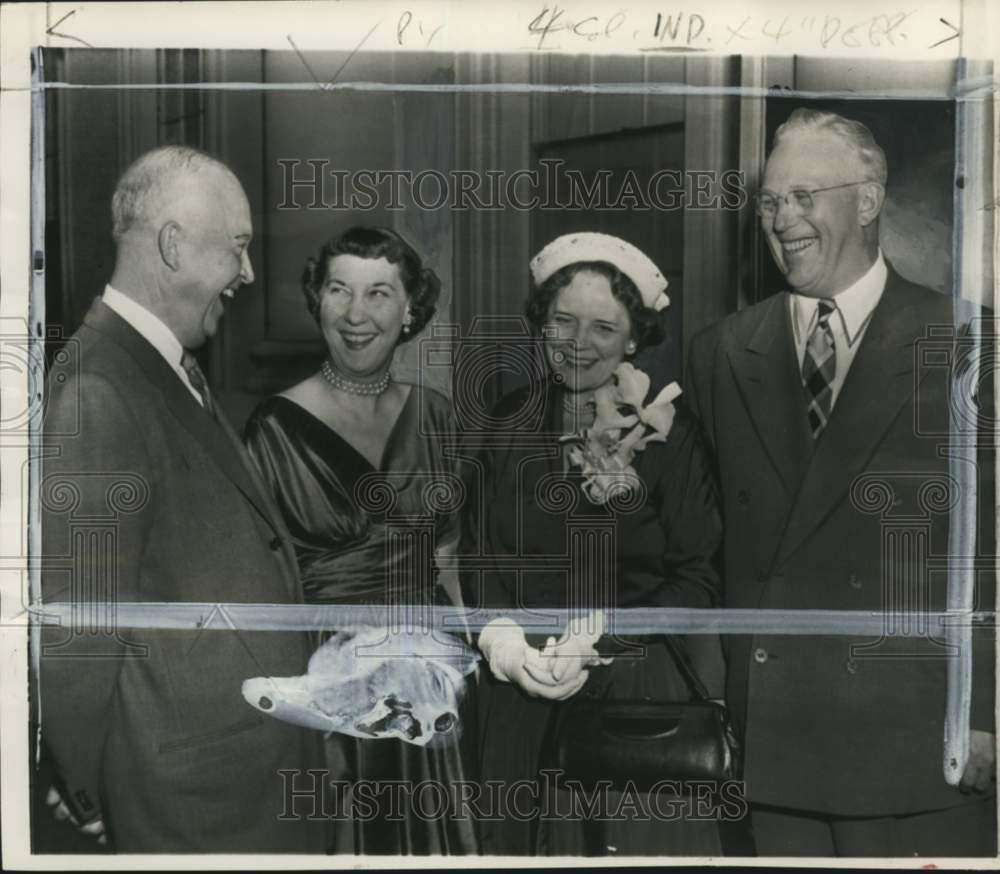 1953 President Eisenhower & Earl Warren with wives, White House-Historic Images